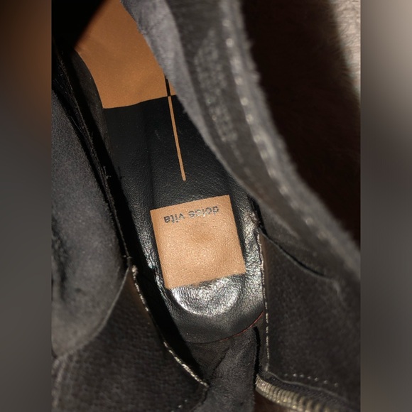 Dolce Vita ankle boots size 6 1/2 leather upper preowned

Bundle2save $ Shipping - Picture 5 of 10